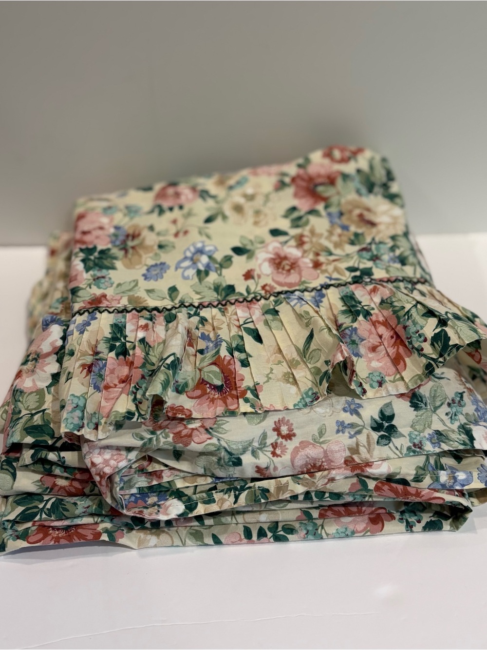 Croscill Country Manor Floral Rose King Size Ruffled Top Sheet Cottagecore